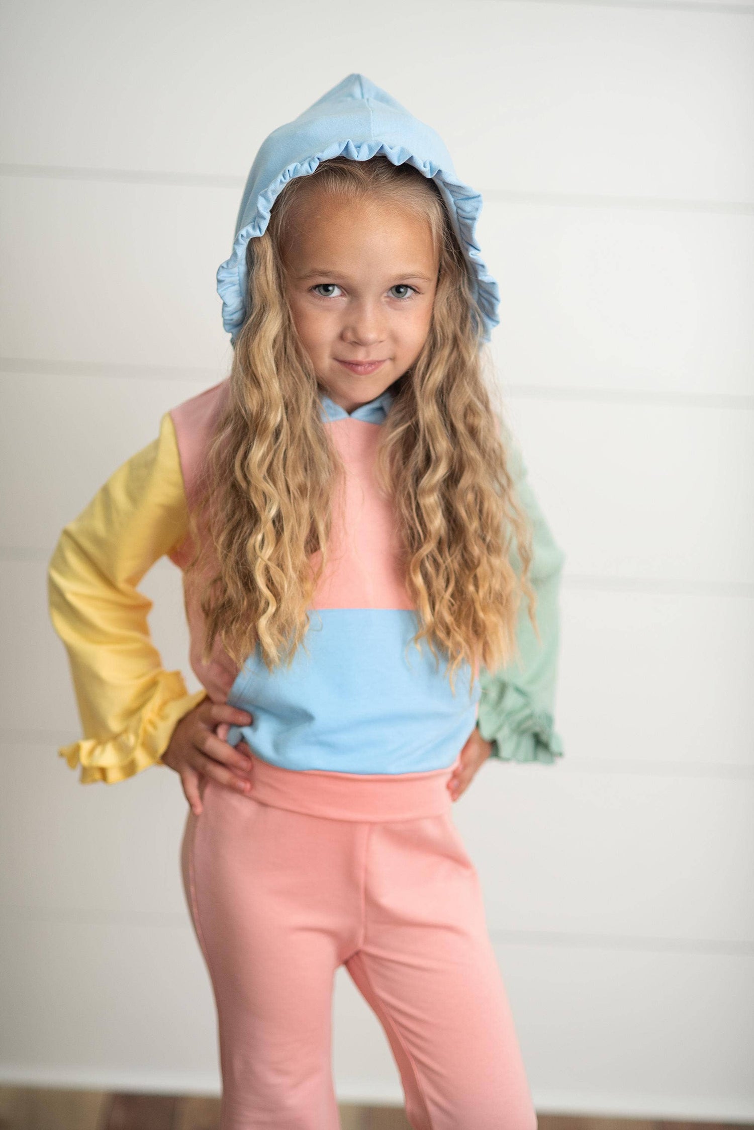 Kids Pastel Color Block Hooded Ruffle Pocket Lounge Set